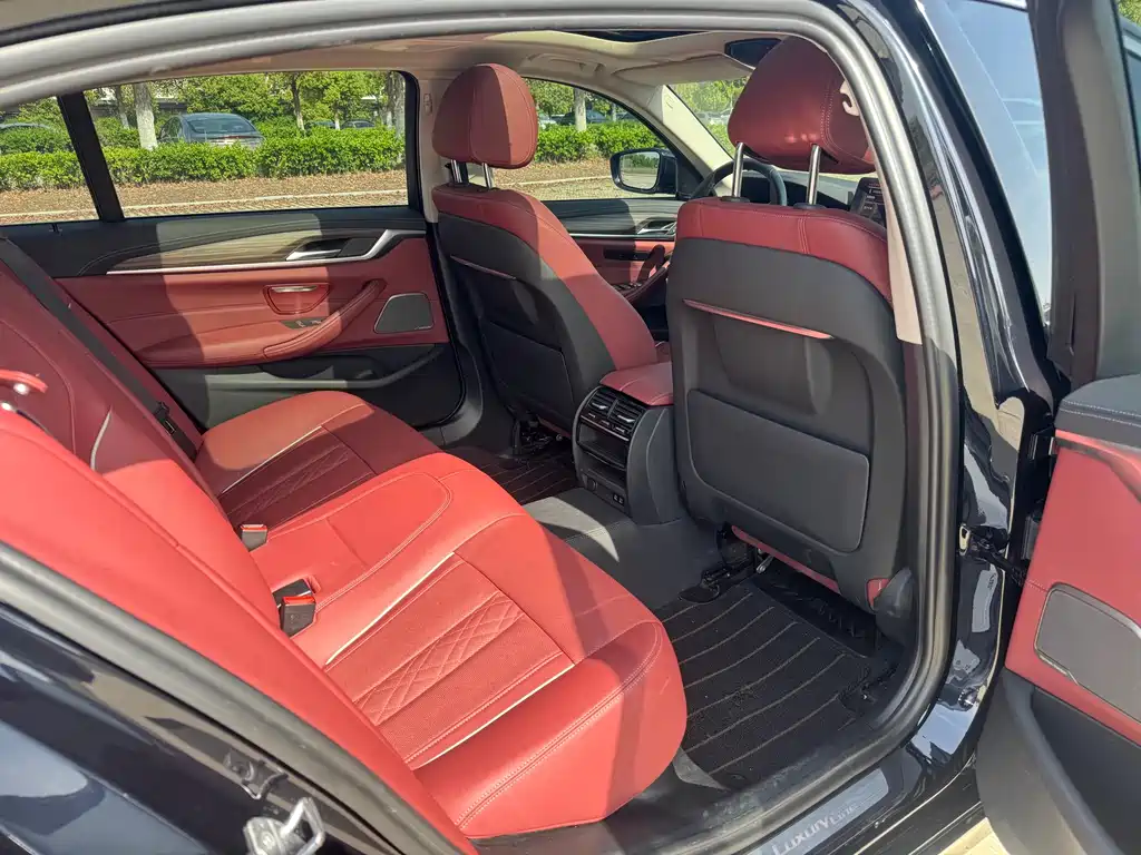 BMW 5 Series 2023 530Li Leading Luxury Package купить на сайте DeffCars