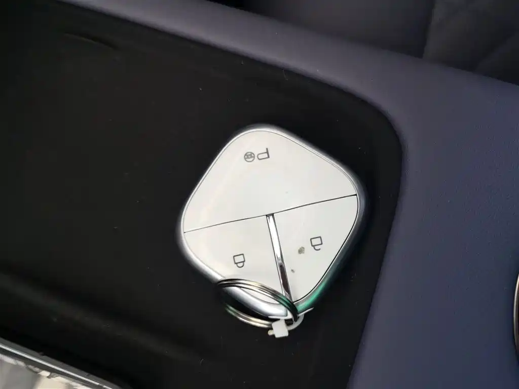 Baojun Xiangjing 2025 plug-in hybrid 140km luxury version купить на сайте DeffCars
