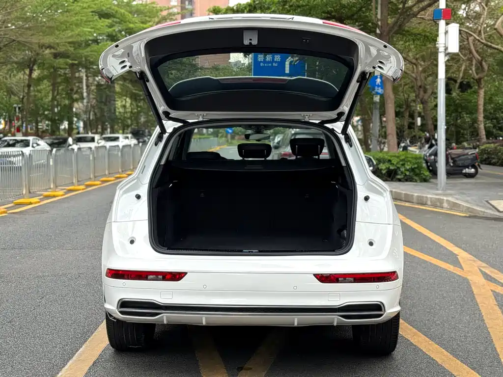 Audi Q5L 2020 facelift 40 TFSI enjoys fashionable style купить на сайте DeffCars