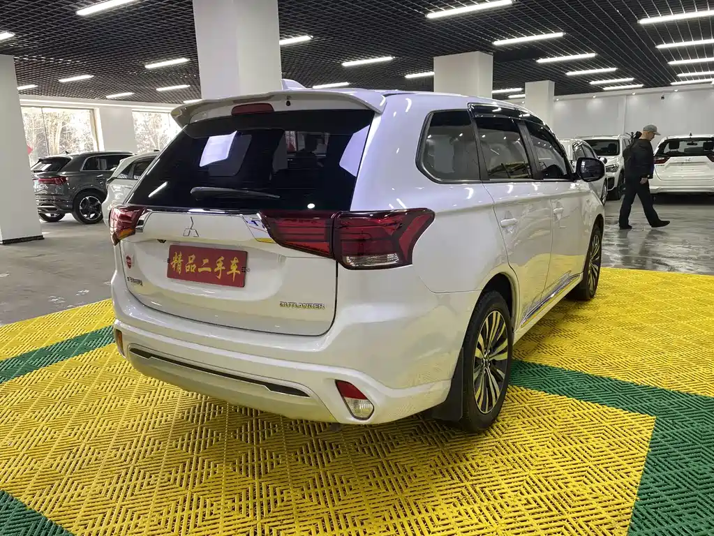 Outlander 2021 2.0L 2WD Smooth Edition 5 seats купить на сайте DeffCars