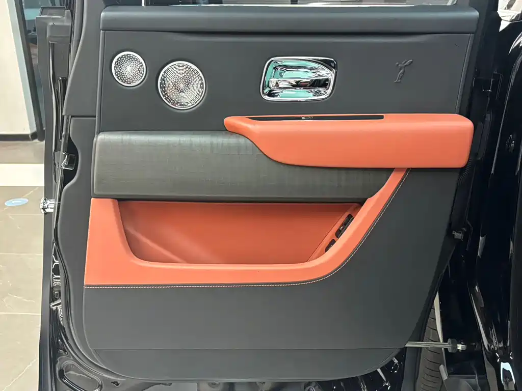 Cullinan 2018 five-seater version купить на сайте DeffCars