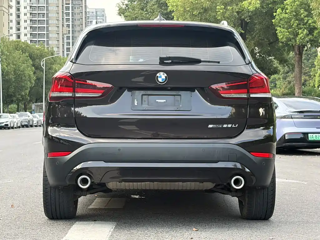 BMW X1 2020 sDrive25Li Leading Model купить на сайте DeffCars