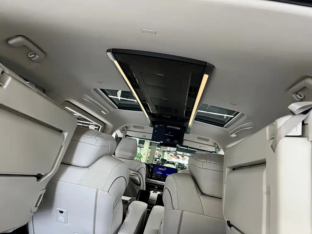 Lexus LM 2025 500h six-seater premium version купить на сайте DeffCars