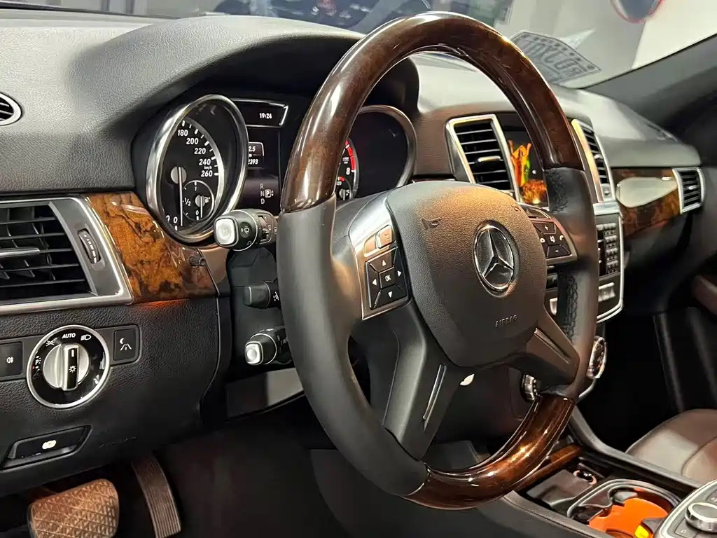 Mercedes M-Class 2014 ML 400 4MATIC luxury model купить на сайте DeffCars