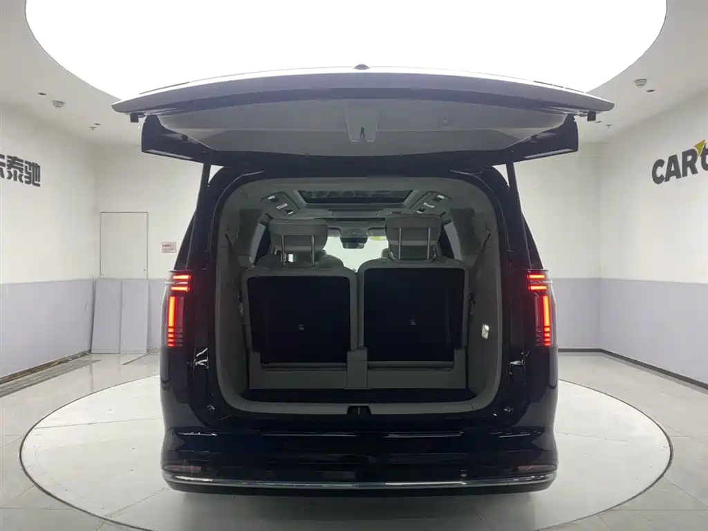 Volvo EM90 2025 Ultra six-seater купить на сайте DeffCars