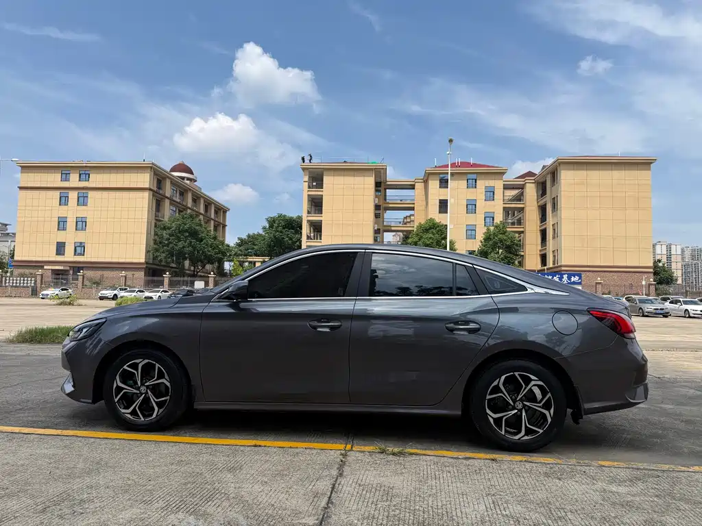 MG5 2021 180DVVT CVT Youth Deluxe Edition купить на сайте DeffCars
