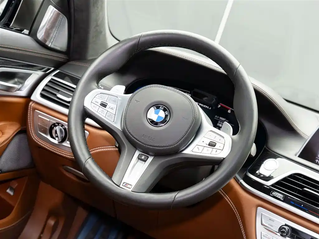 BMW 7 Series 2019 facelift M760Li xDrive V12 Sports Package купить на сайте DeffCars