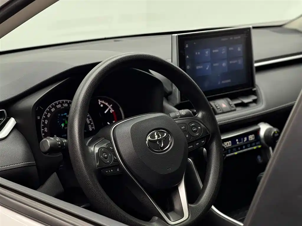 RAV4 Rongfang 2022 2.0L CVT two-wheel drive fashion version купить на сайте DeffCars