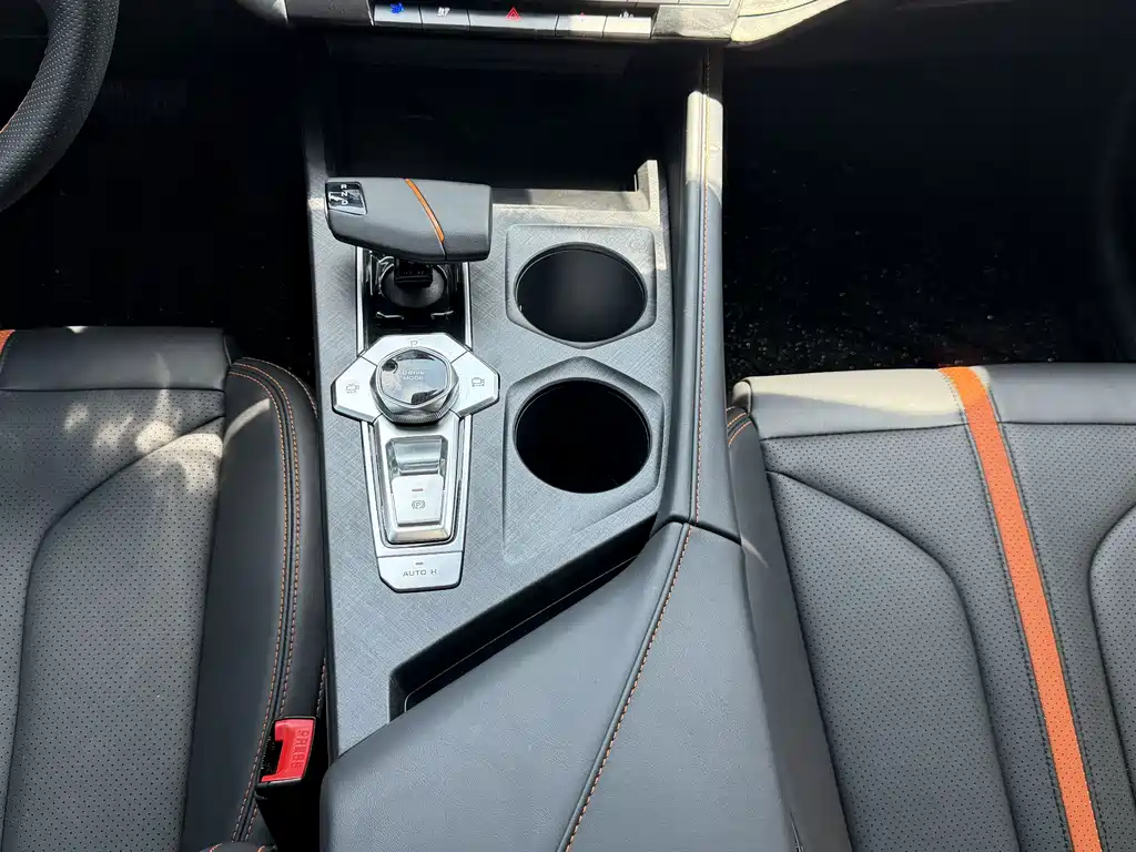 Changan UNI-V 2024 1.5T Premium купить на сайте DeffCars
