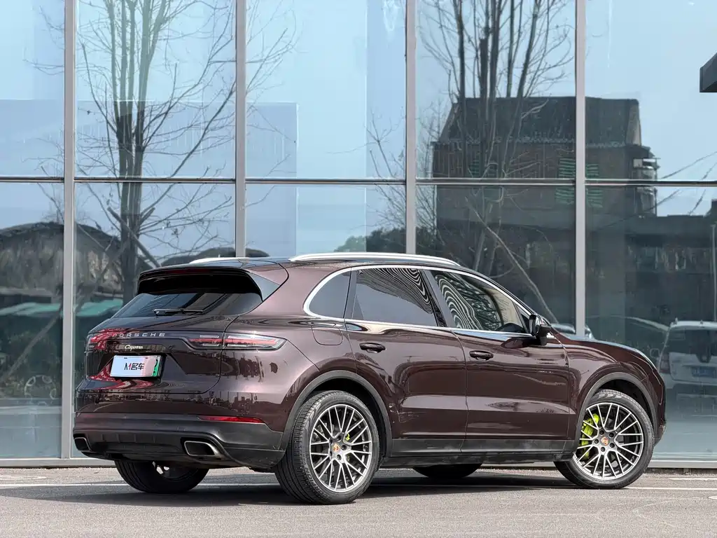 Cayenne New Energy 2019 Cayenne E-Hybrid 2.0T купить на сайте DeffCars