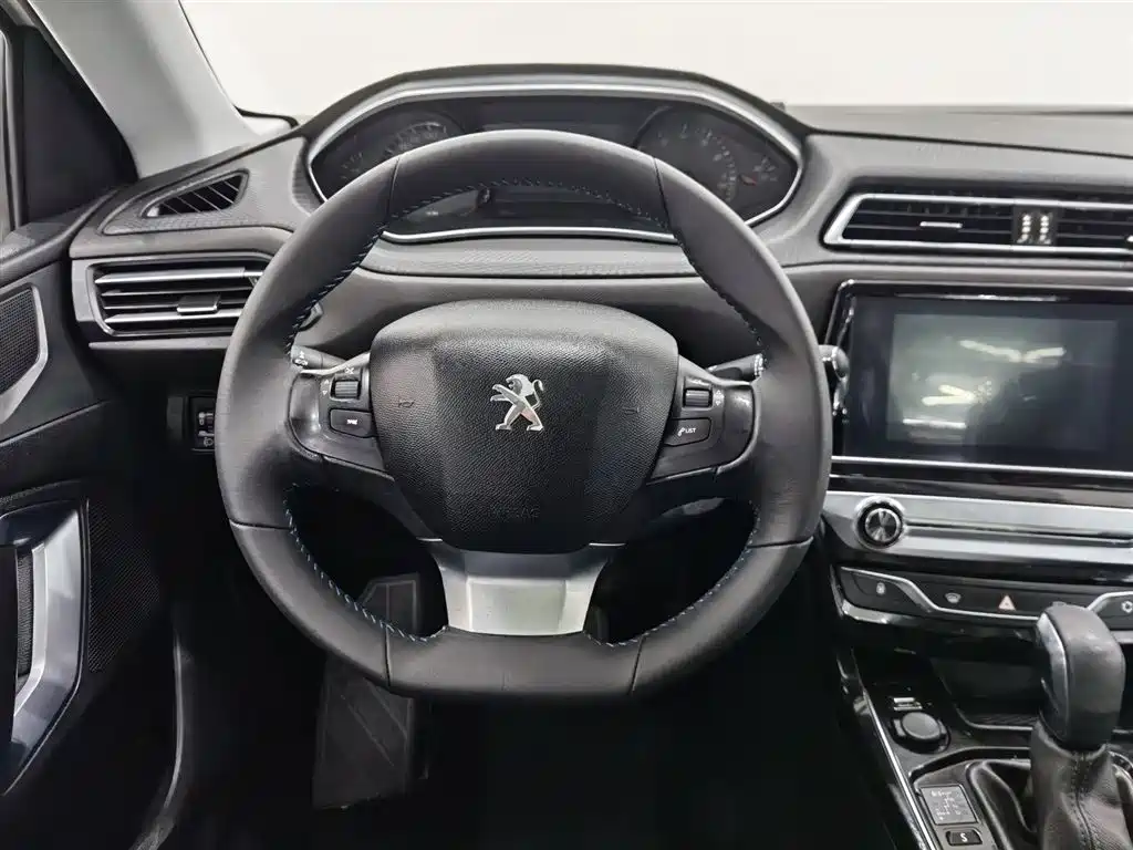 Peugeot 308 2016 1.6L automatic luxury version купить на сайте DeffCars