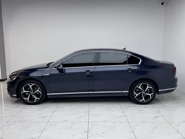 Magotan 2023 2 million commemorative edition 330TSI DSG leading model купить на сайте DeffCars