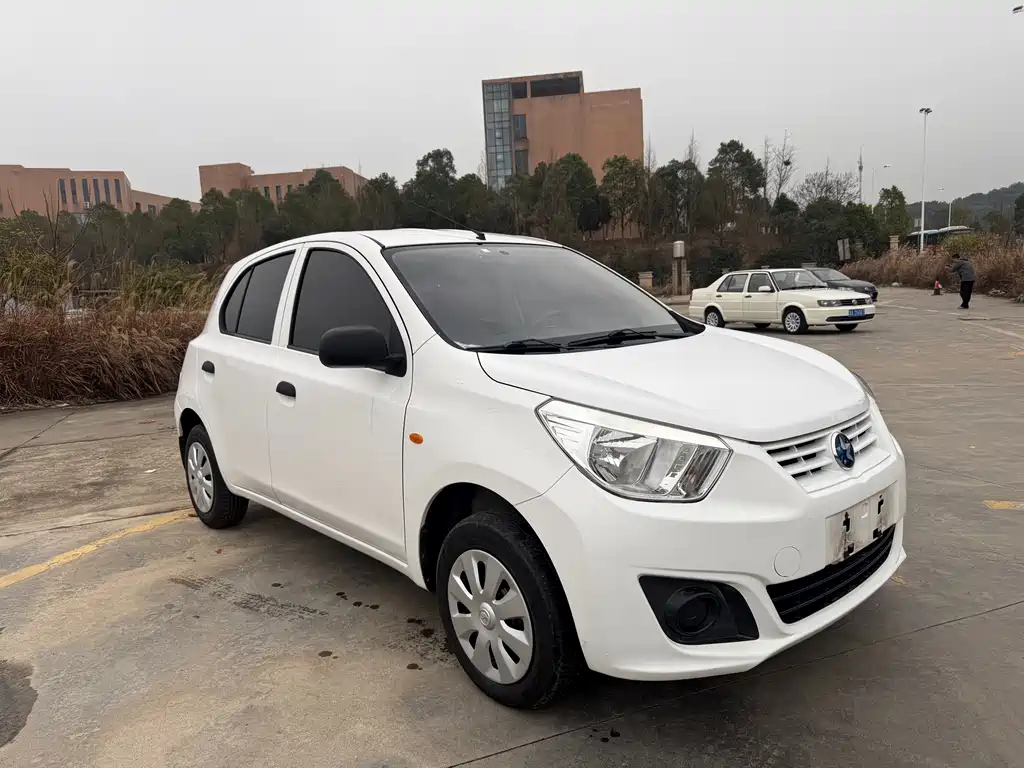 Venucia R30 2016 1.2L Manual Exclusive Edition купить на сайте DeffCars