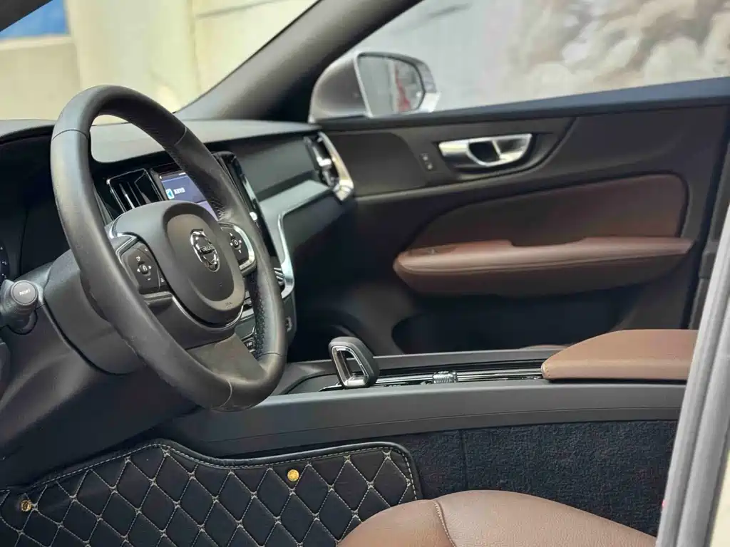 Volvo S60 2023 B4 Zhiyuan Luxury Edition купить на сайте DeffCars