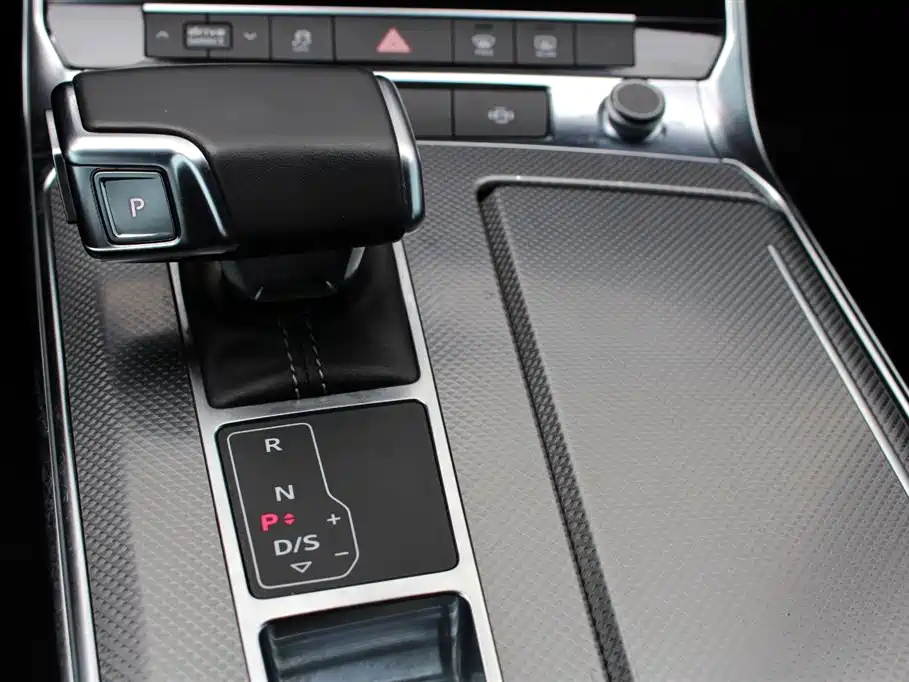 Audi A6L New Energy 2020 55 TFSI e quattro купить на сайте DeffCars