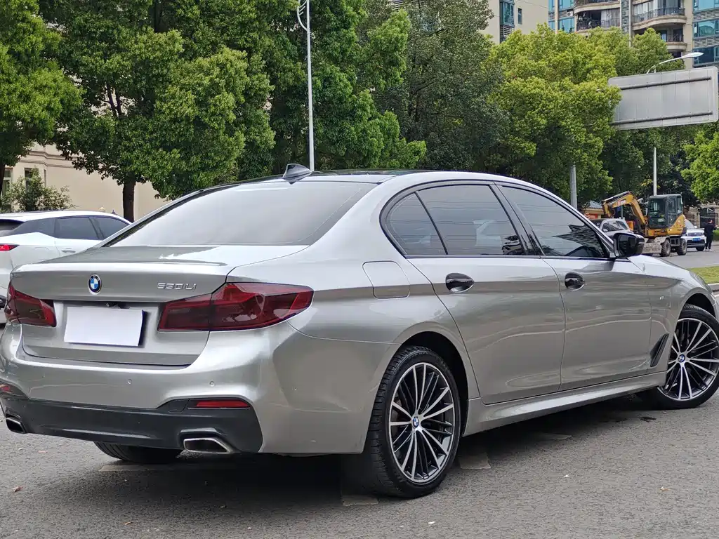 BMW 5 Series 2018 facelift 530Li leading M sports package купить на сайте DeffCars