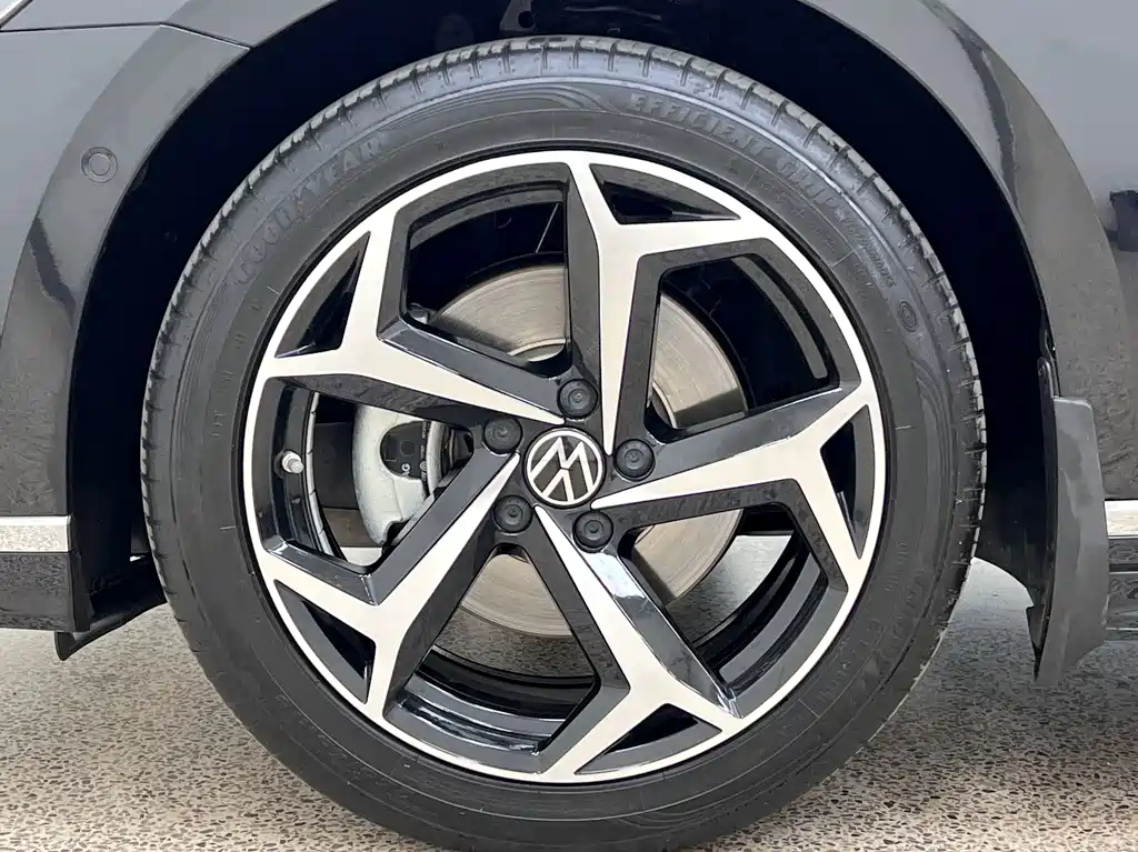 Magotan 2023 2 million commemorative edition 330TSI DSG luxury model купить на сайте DeffCars