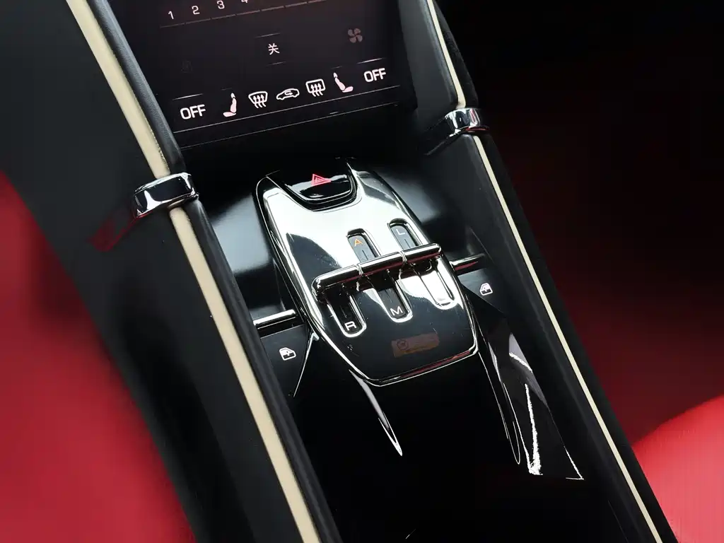 Roma 2020 3.9T V8 купить на сайте DeffCars