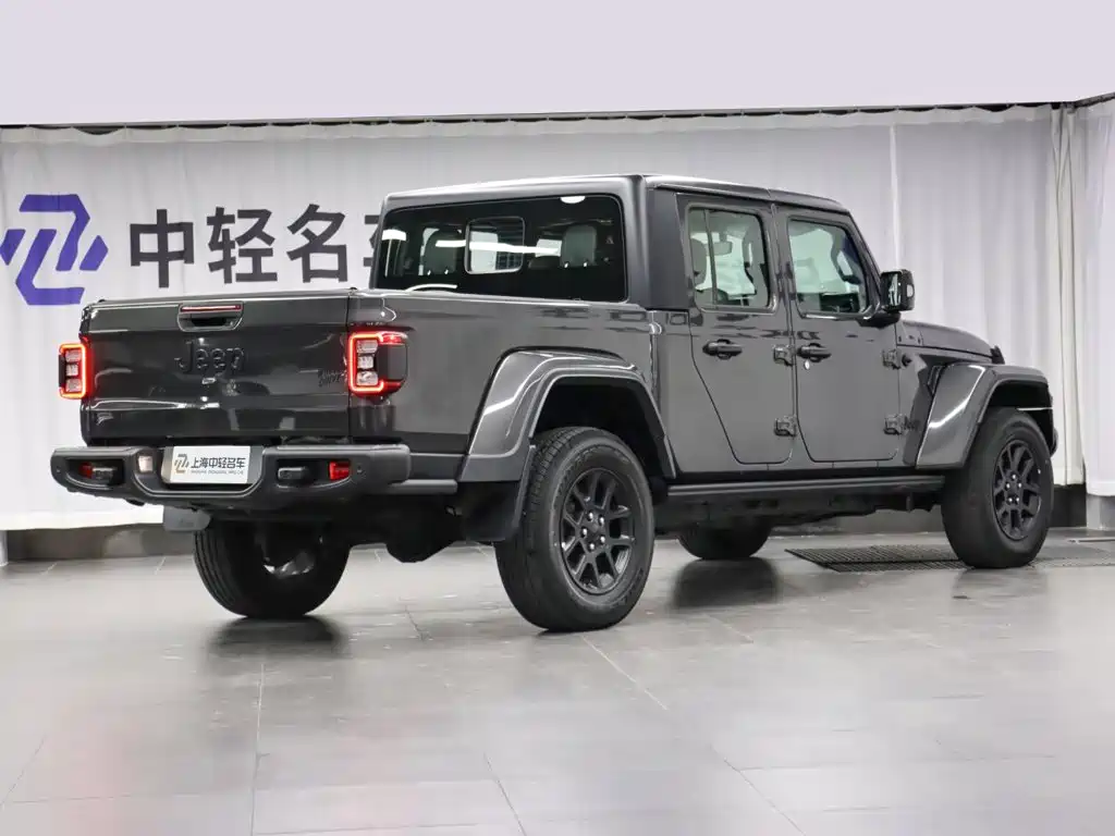 Gladiator 2023 3.6L Overland купить на сайте DeffCars