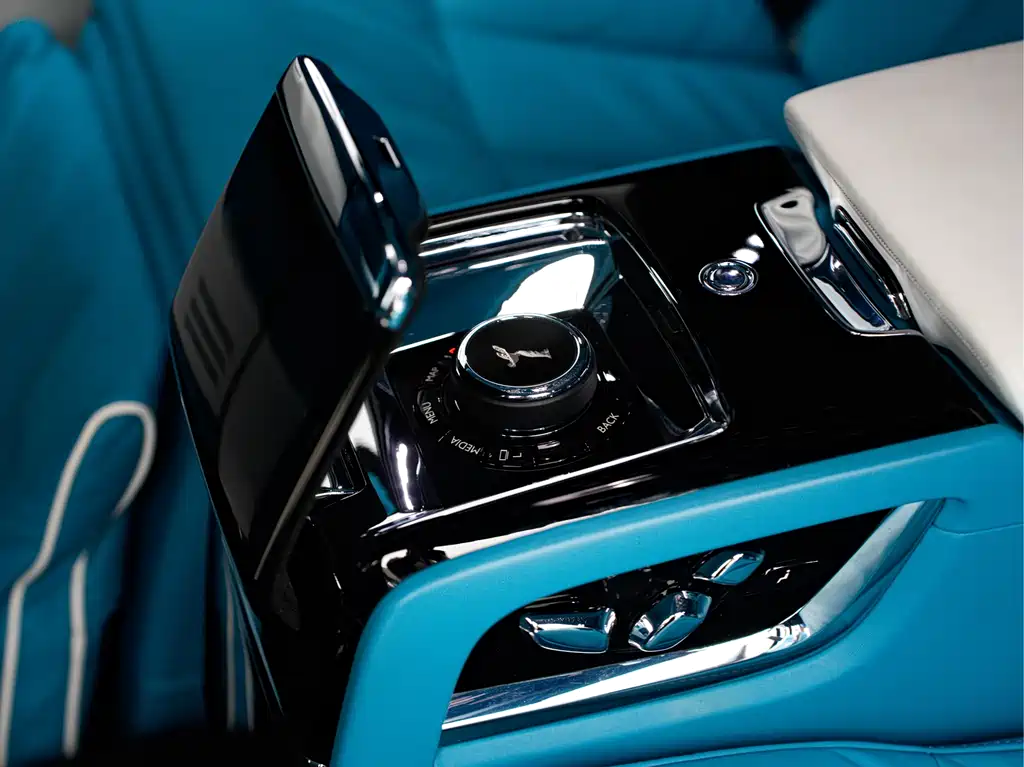 Phantom 2018 6.7T long wheelbase version купить на сайте DeffCars