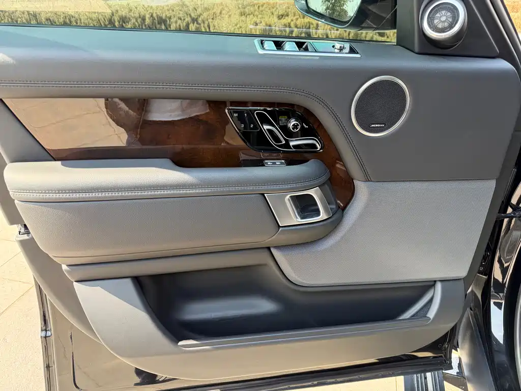 Range Rover 2022 3.0 L6 360PS Grand Edition купить на сайте DeffCars