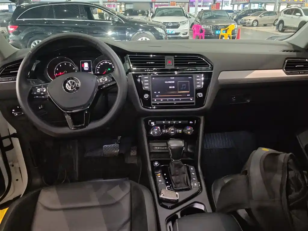 Tiguan L 2018 330TSI automatic two-wheel drive comfort version купить на сайте DeffCars