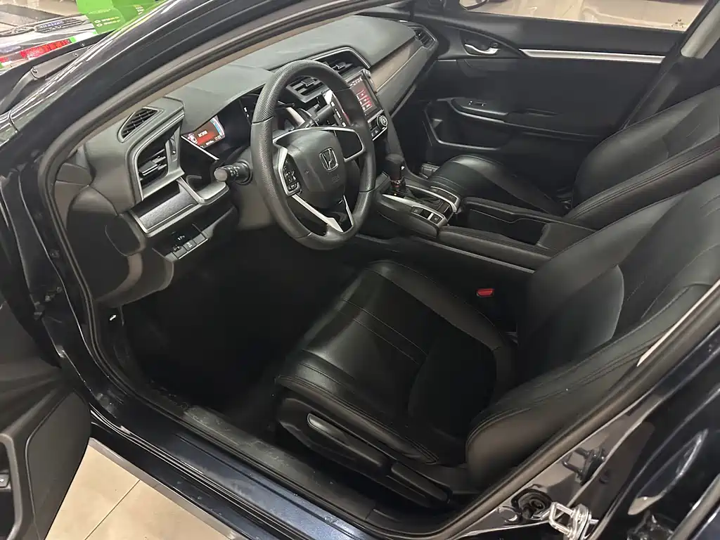 Civic 2016 220TURBO CVT Deluxe Edition купить на сайте DeffCars