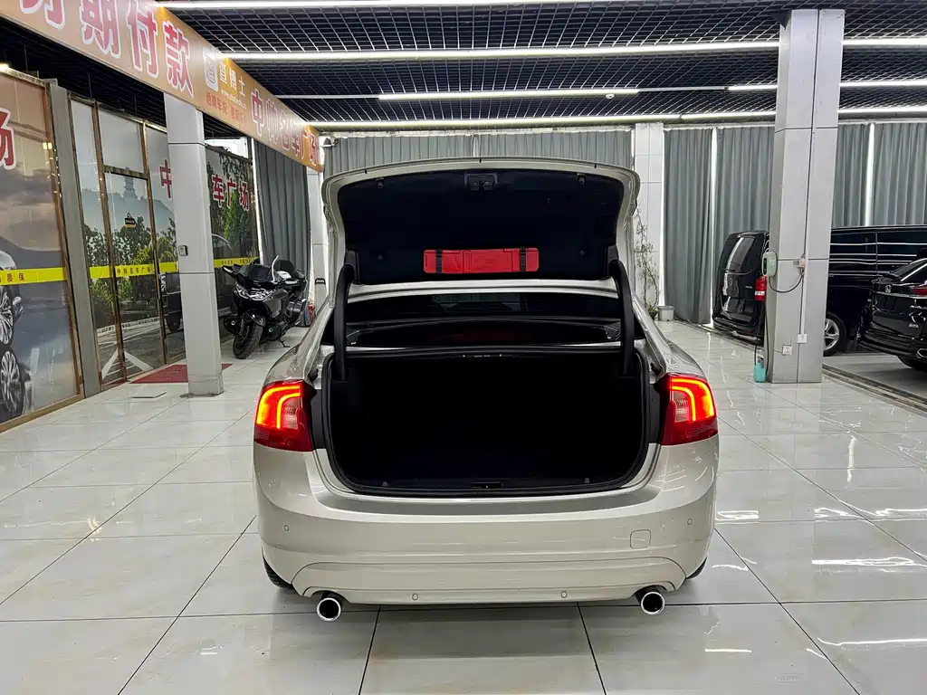 Volvo S60 2019 S60L T3 Smart Edition купить на сайте DeffCars