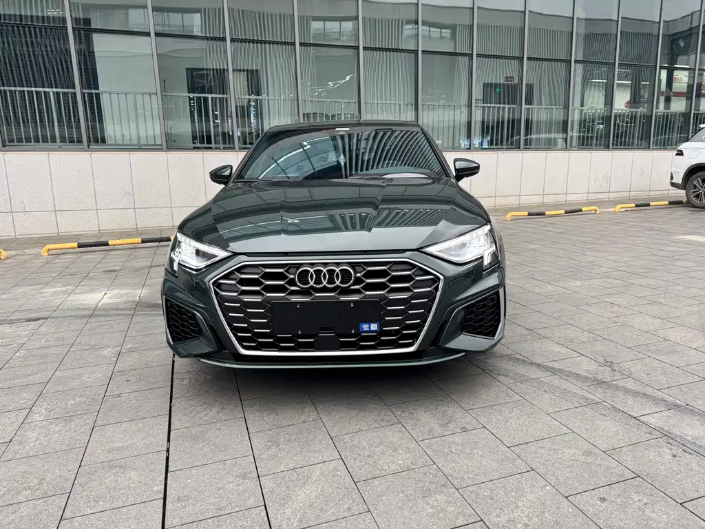 Audi A3 2024 A3L Limousine 35 TFSI Fashionable and Sporty купить на сайте DeffCars