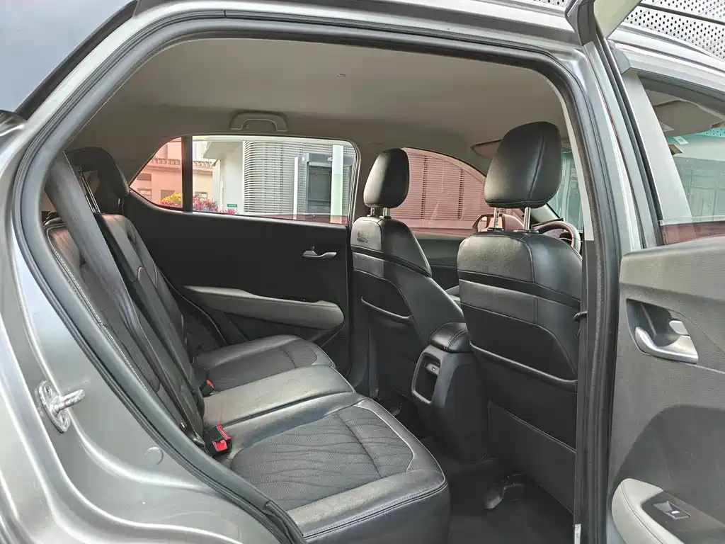 Baojun 510 2018 1.5L Automatic Anniversary Special Edition National V купить на сайте DeffCars