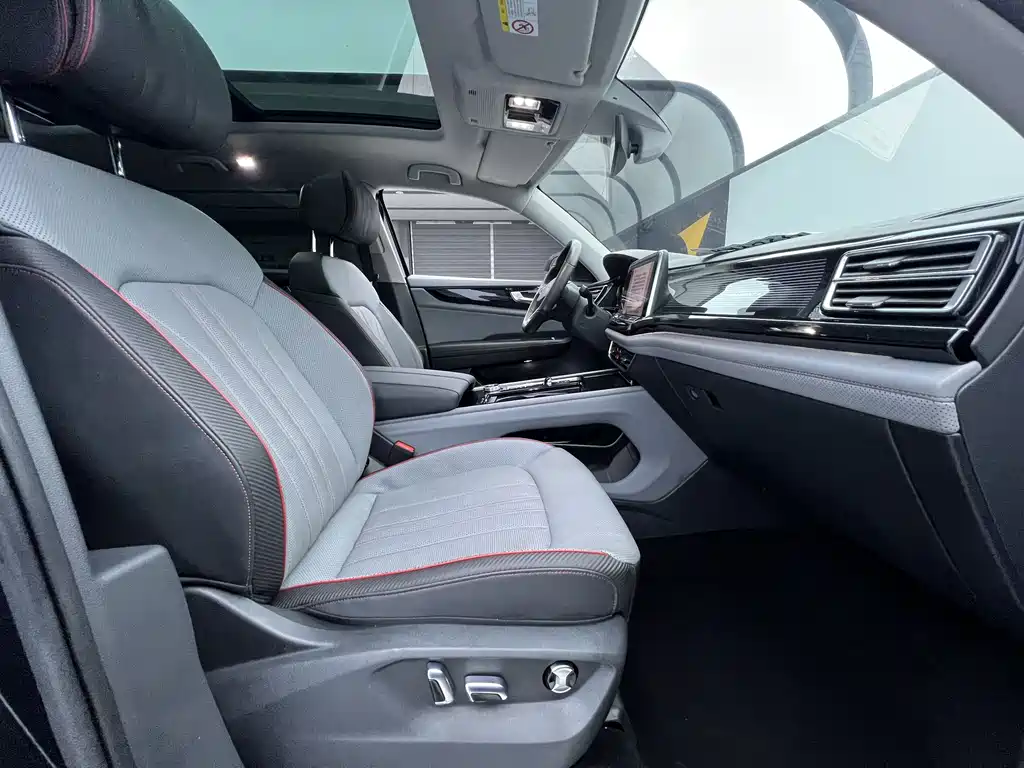 Touron 2023 Touron X facelift 380TSI four-wheel drive luxury version купить на сайте DeffCars