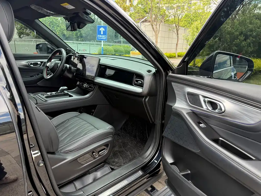 Trumpchi GS8 2022 Pilot Series 2.0TGDI Two-wheel drive Premium Edition (seven seats) купить на сайте DeffCars