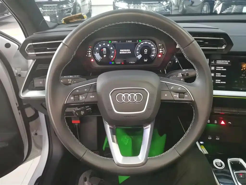 Audi A3 2025 A3L Limousine 35TFSI Flying Spur Exclusive купить на сайте DeffCars