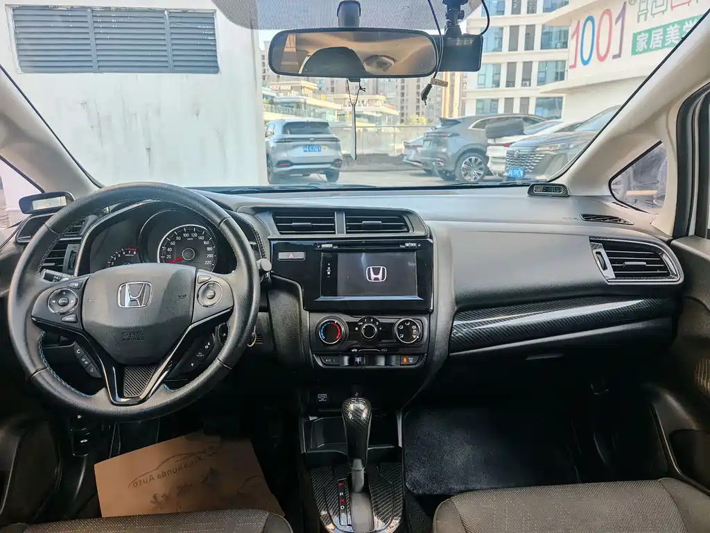 Fit 2018 1.5L CVT Comfort Sunroof Edition купить на сайте DeffCars