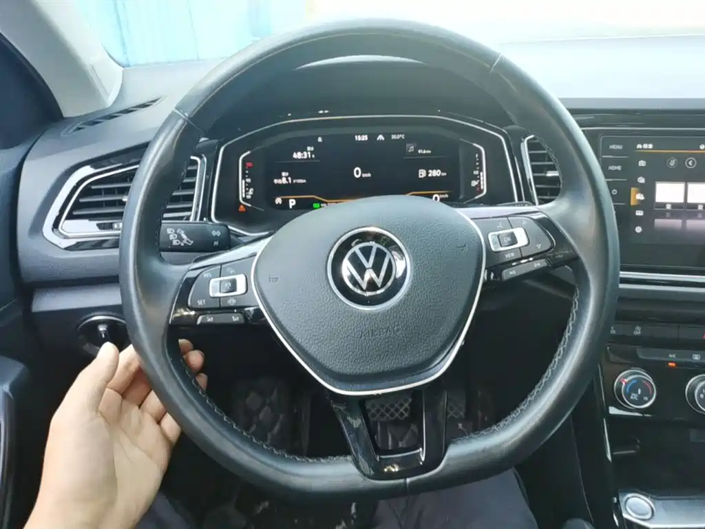 T-ROC 2022 model 280TSI DSG two-wheel drive comfort PLUS купить на сайте DeffCars
