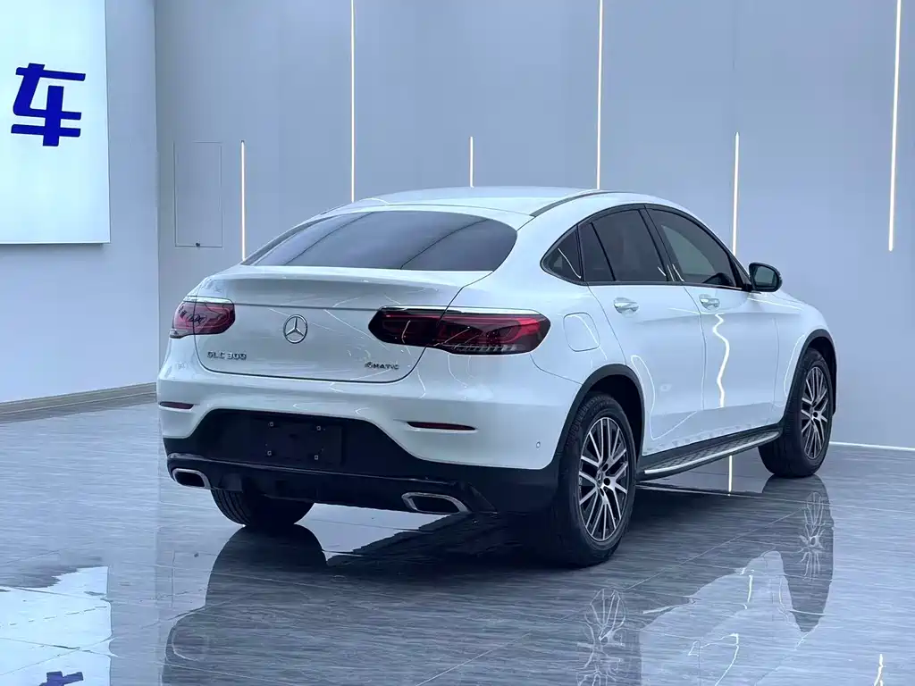 Mercedes-Benz GLC Coupe 2021 GLC 300 4MATIC Coupe SUV купить на сайте DeffCars