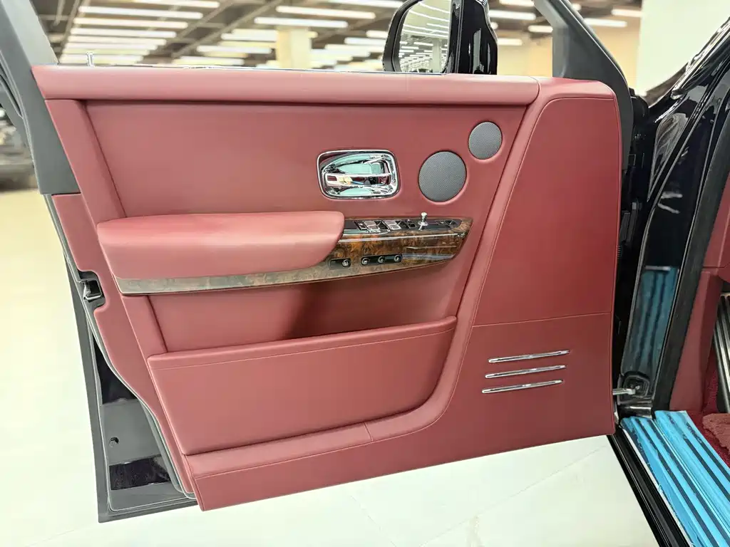 Phantom 2018 6.7T standard wheelbase version купить на сайте DeffCars