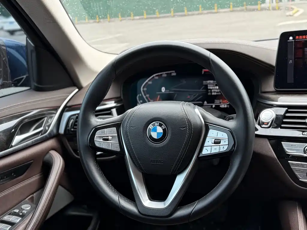BMW 5 Series 2021 525Li Luxury Package купить на сайте DeffCars
