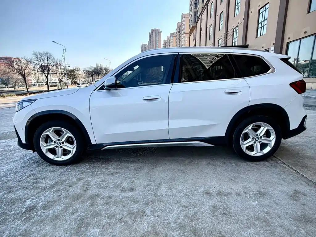 BMW X1 2023 sDrive20Li X Design Package купить на сайте DeffCars