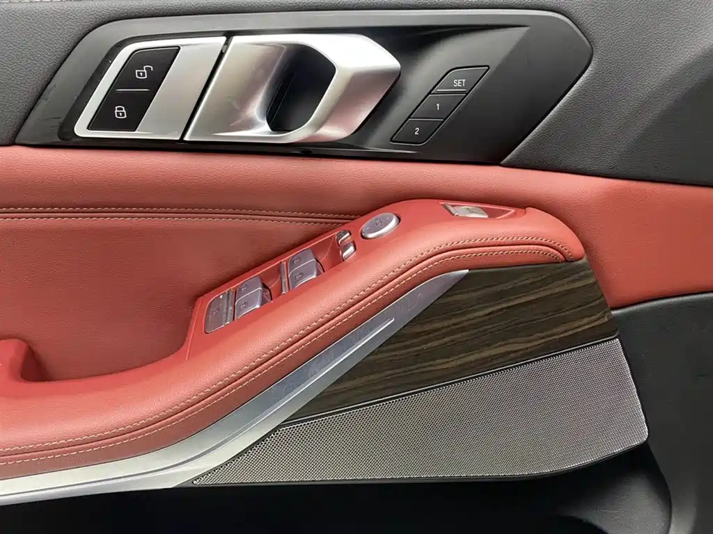 BMW X5 2022 facelift xDrive 40Li M sports package купить на сайте DeffCars
