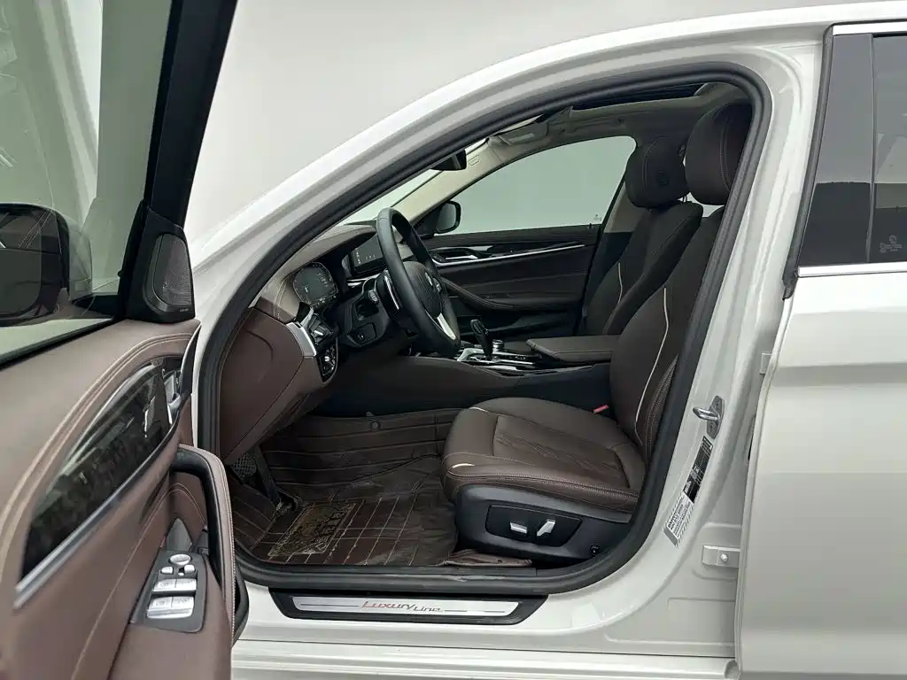BMW 5 Series 2023 530Li Leading Luxury Package купить на сайте DeffCars