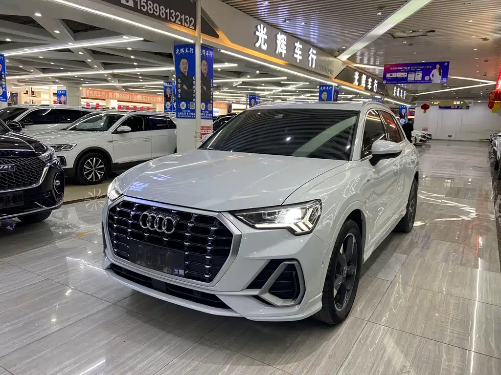 Audi Q3 2022 35 TFSI Fashionable and Dynamic купить на сайте DeffCars