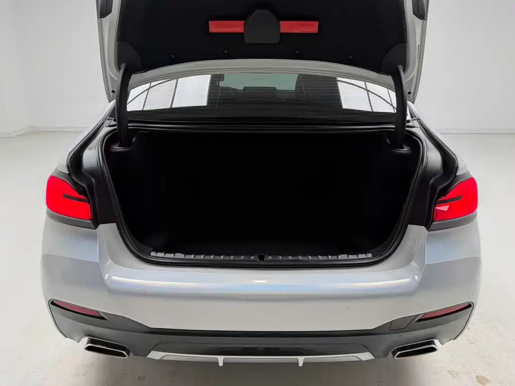 BMW 5 Series 2022 facelift 525Li M Sports Package купить на сайте DeffCars