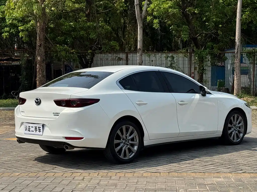 Mazda3 Angkesela 2021 2.0L Automatic Premium Edition купить на сайте DeffCars