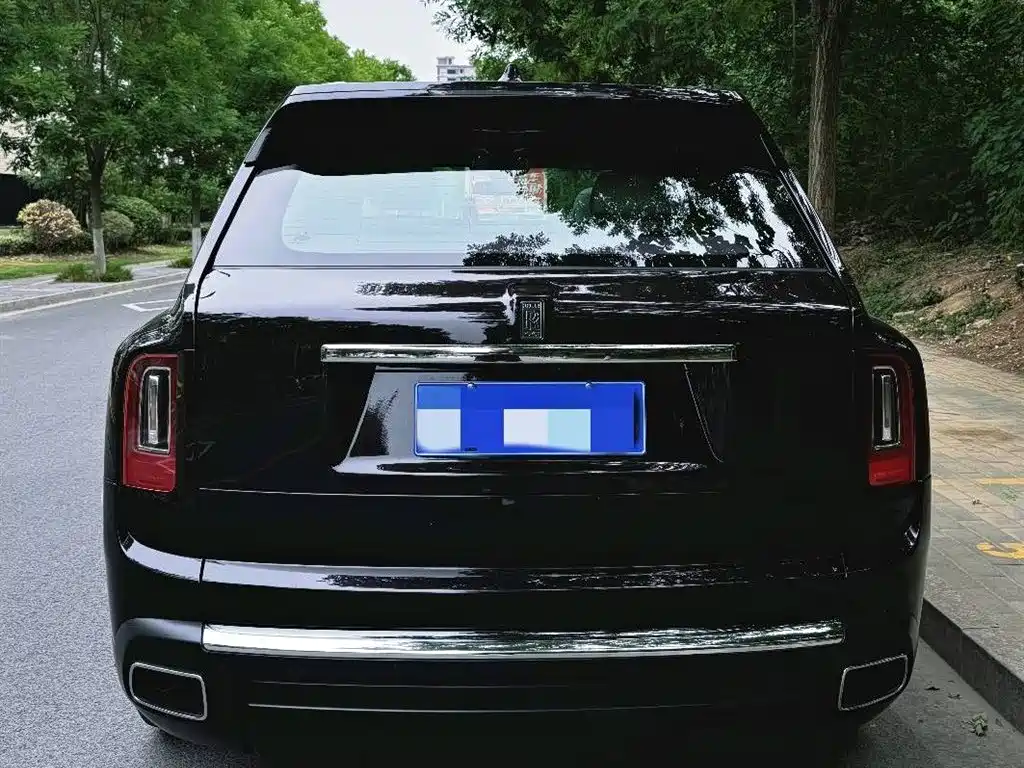 Cullinan 2018 five-seater version купить на сайте DeffCars