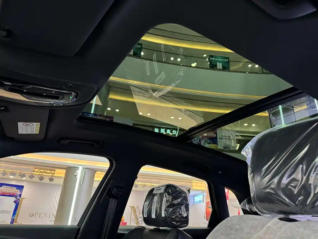 Audi Q5L 2025 45th Anniversary Collector's Edition 45 TFSI Luxurious and Dynamic купить на сайте DeffCars