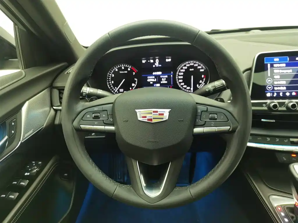 Cadillac CT4 2021 28T luxury model купить на сайте DeffCars