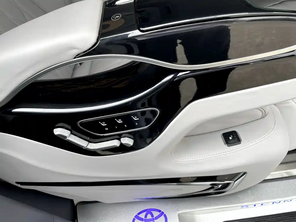 SIENNA 2021 2.5L Hybrid Comfort Edition купить на сайте DeffCars