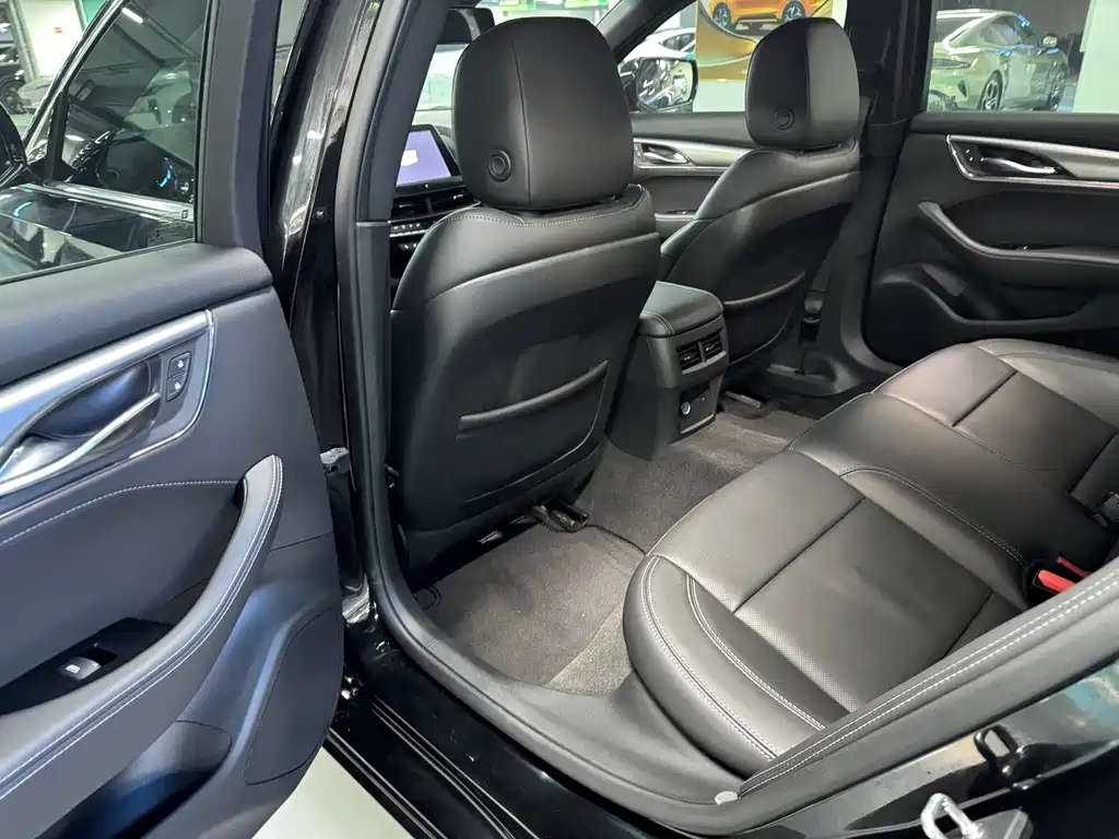 Cadillac CT5 2023 28T Fashion Model купить на сайте DeffCars