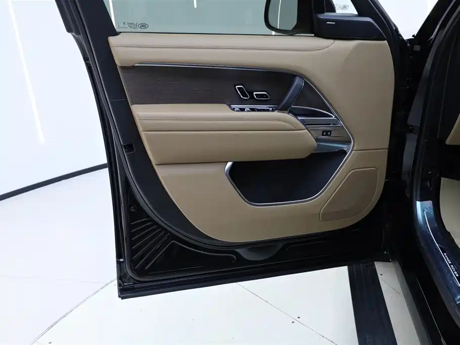 Range Rover 2025 3.0 L6 360PS Grand Edition купить на сайте DeffCars